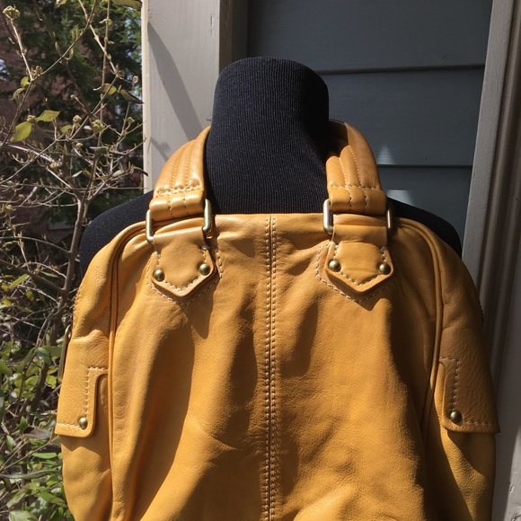 Marc by MarcJacobs yellow handbag w/logo hardware - Picture 2 of 5